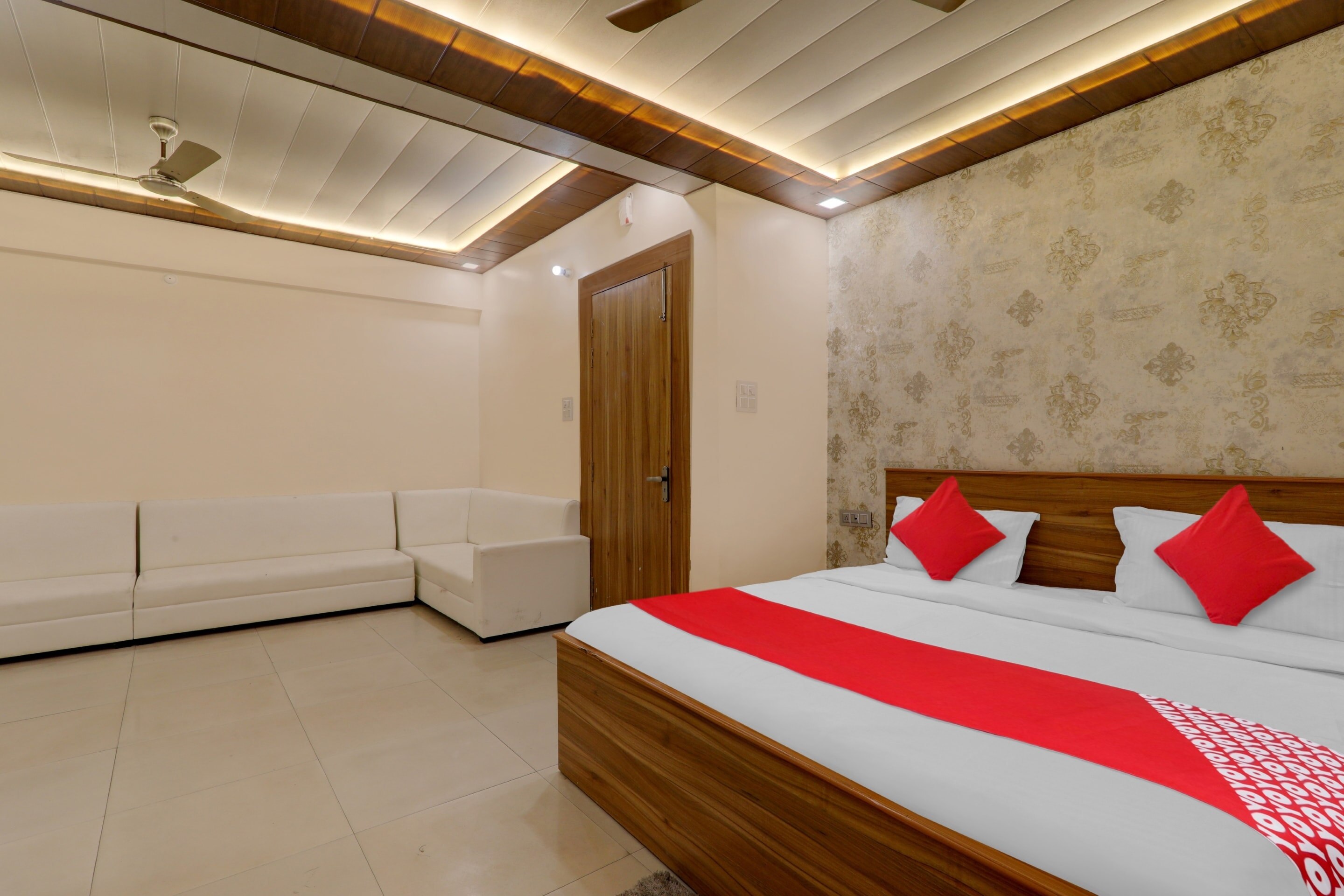 Hotel O Narayani - Tap to explore photos