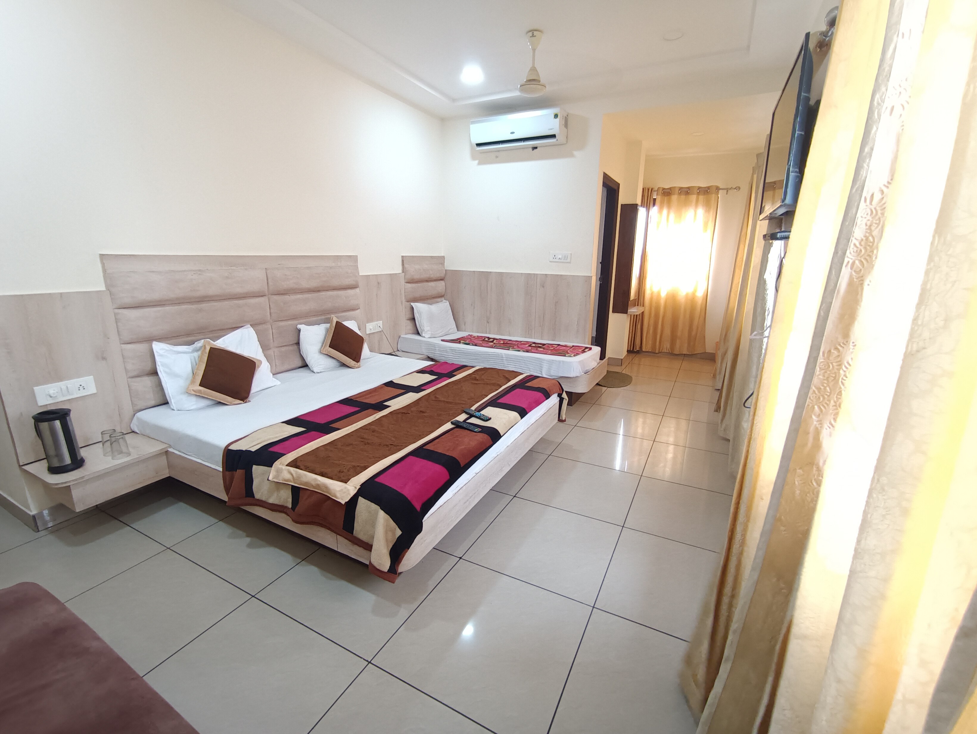 Malabar Guest House - Tap to explore photos