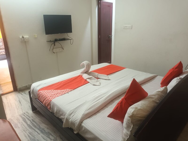 Tejaswini Guest INN - Tap to explore photos