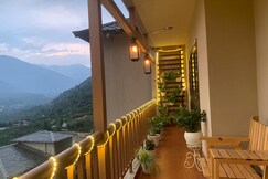 VALLEY GLOW 3BHK APARTMENT, Kullu