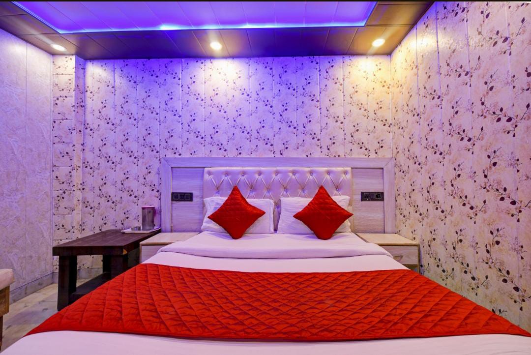 Hotel Sona International - Tap to explore photos