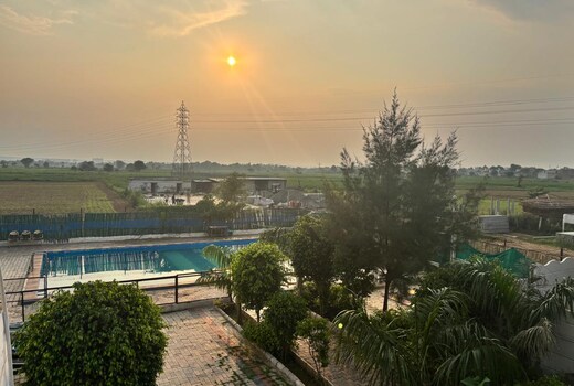 Walias Croft  3 Private rooms   Pool   City break