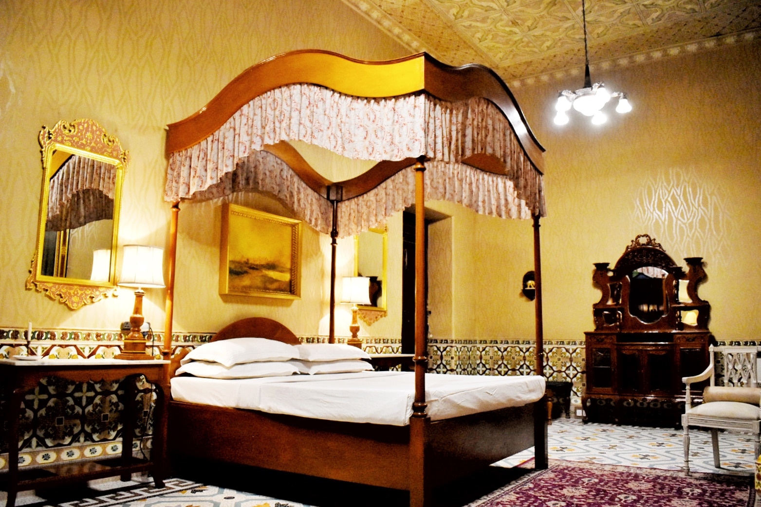 Hotel Bhanwar Niwas (Rampuria Haveli) - Tap to explore photos
