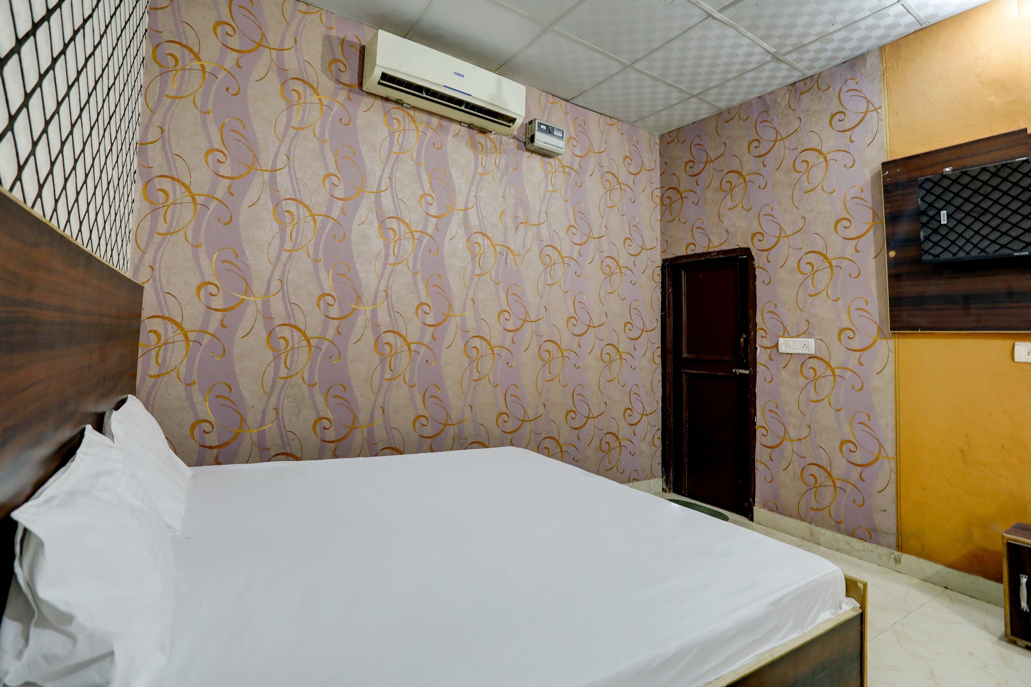 Hotel O Gold Inn - Tap to explore photos