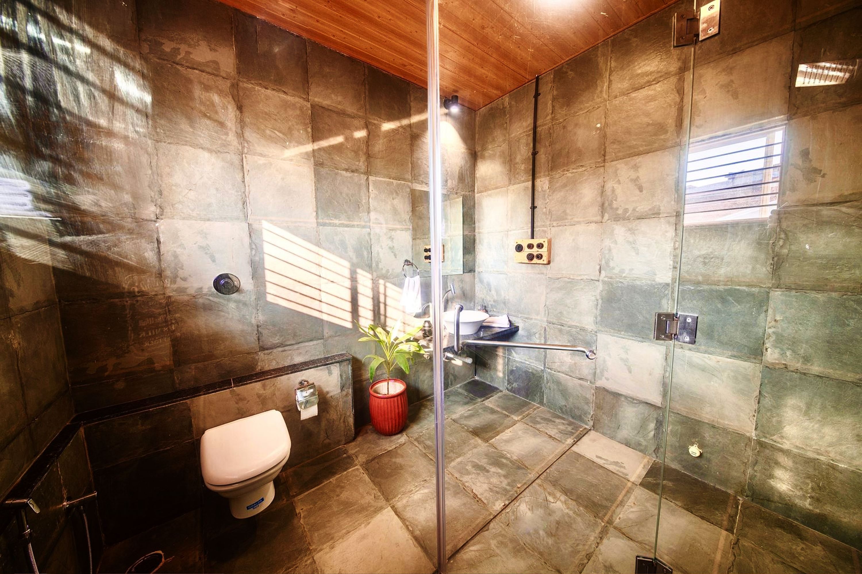 Rivercrest Stone Cottages - Tap to explore photos