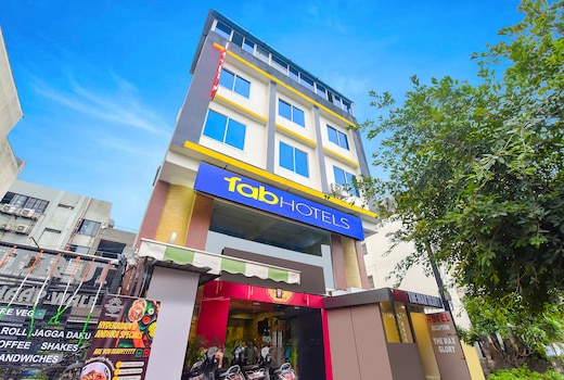 FabHotel The Max Glory
