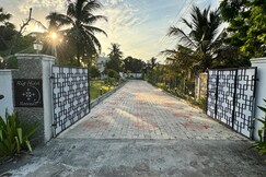 Flash 3 Resorts, Cheyyur