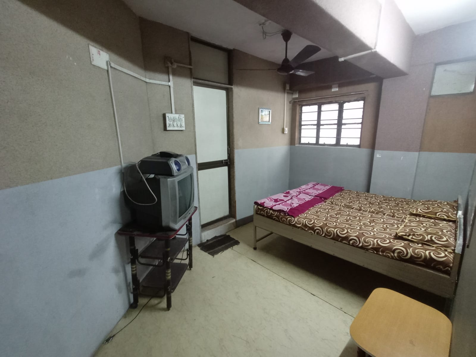 Krushnapriya Guest House - Tap to explore photos