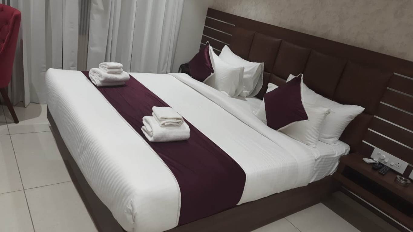 Rajlaxmi Hotel  Near Jaipur Airport - Tap to explore photos