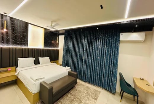 FabHotel Raayara Suites