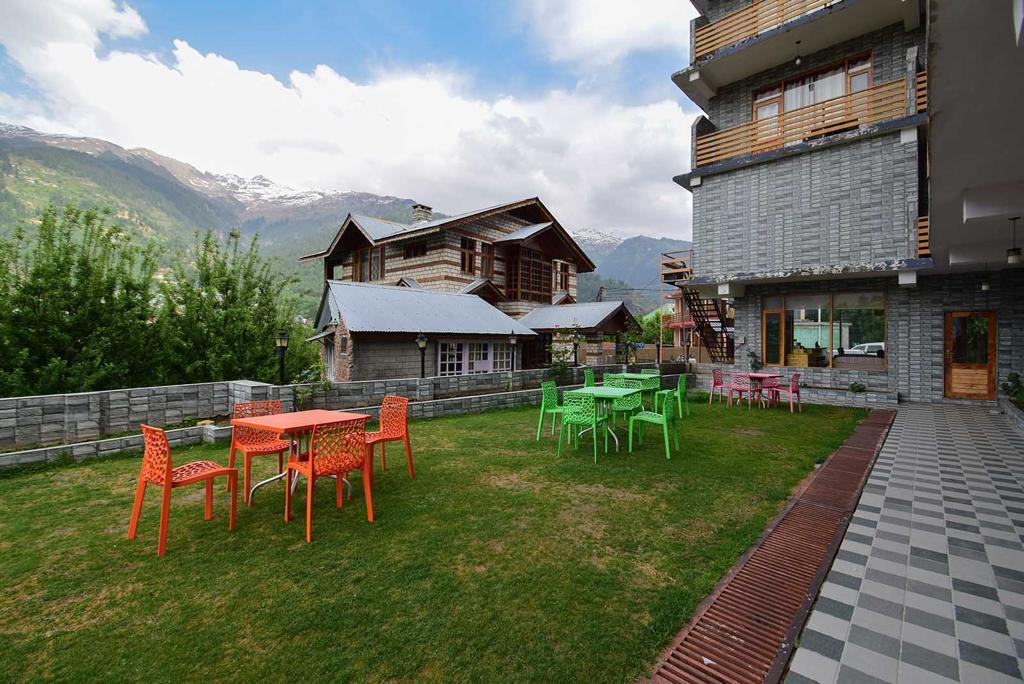 Neelkanth Guest House - Tap to explore photos