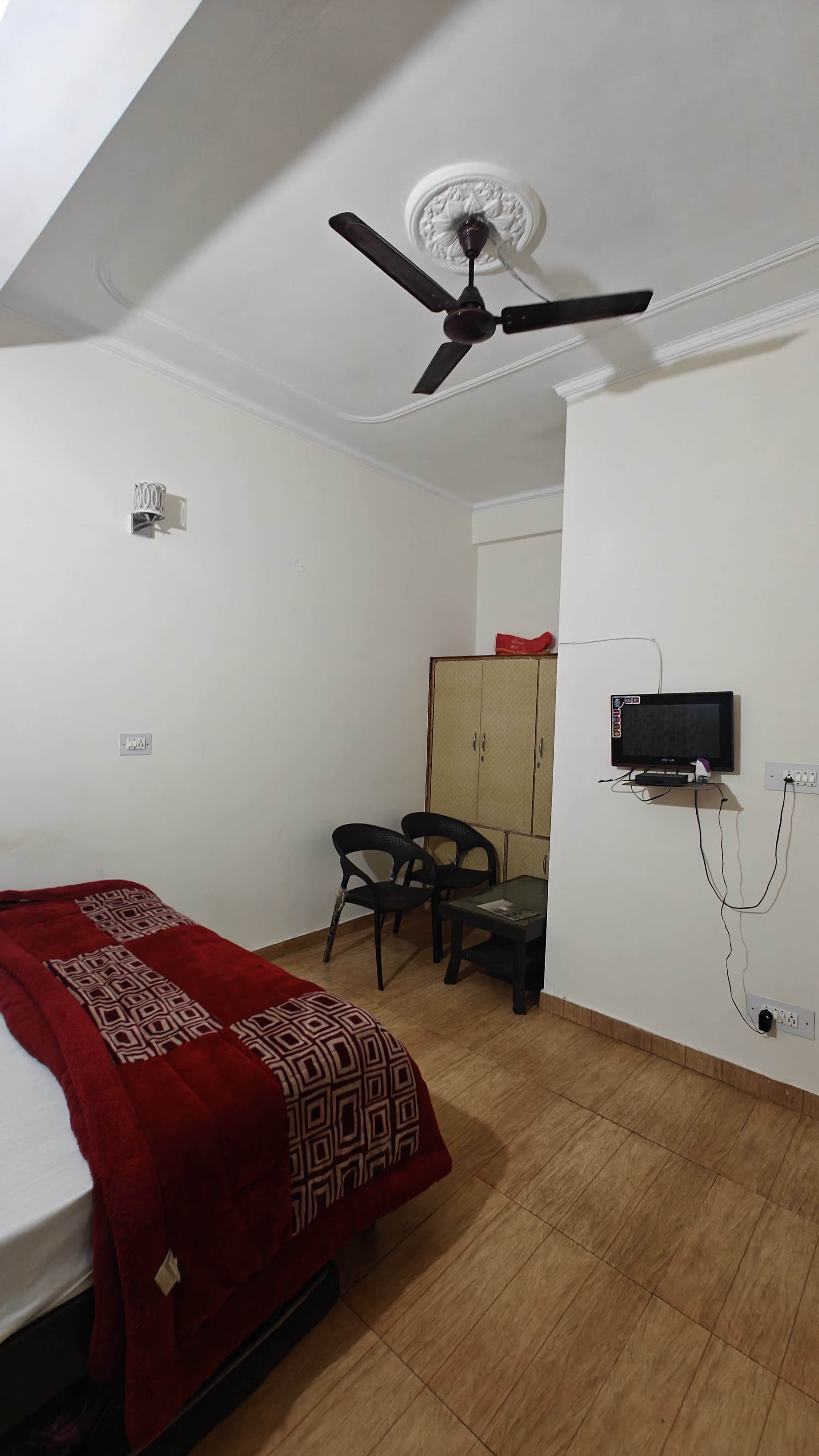 Saket Guest House and Restaurant - Tap to explore photos