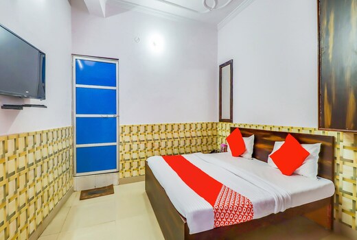 Hotel O Dolphin