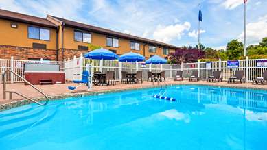 Best Western Kendallville Inn - Tap to explore photos