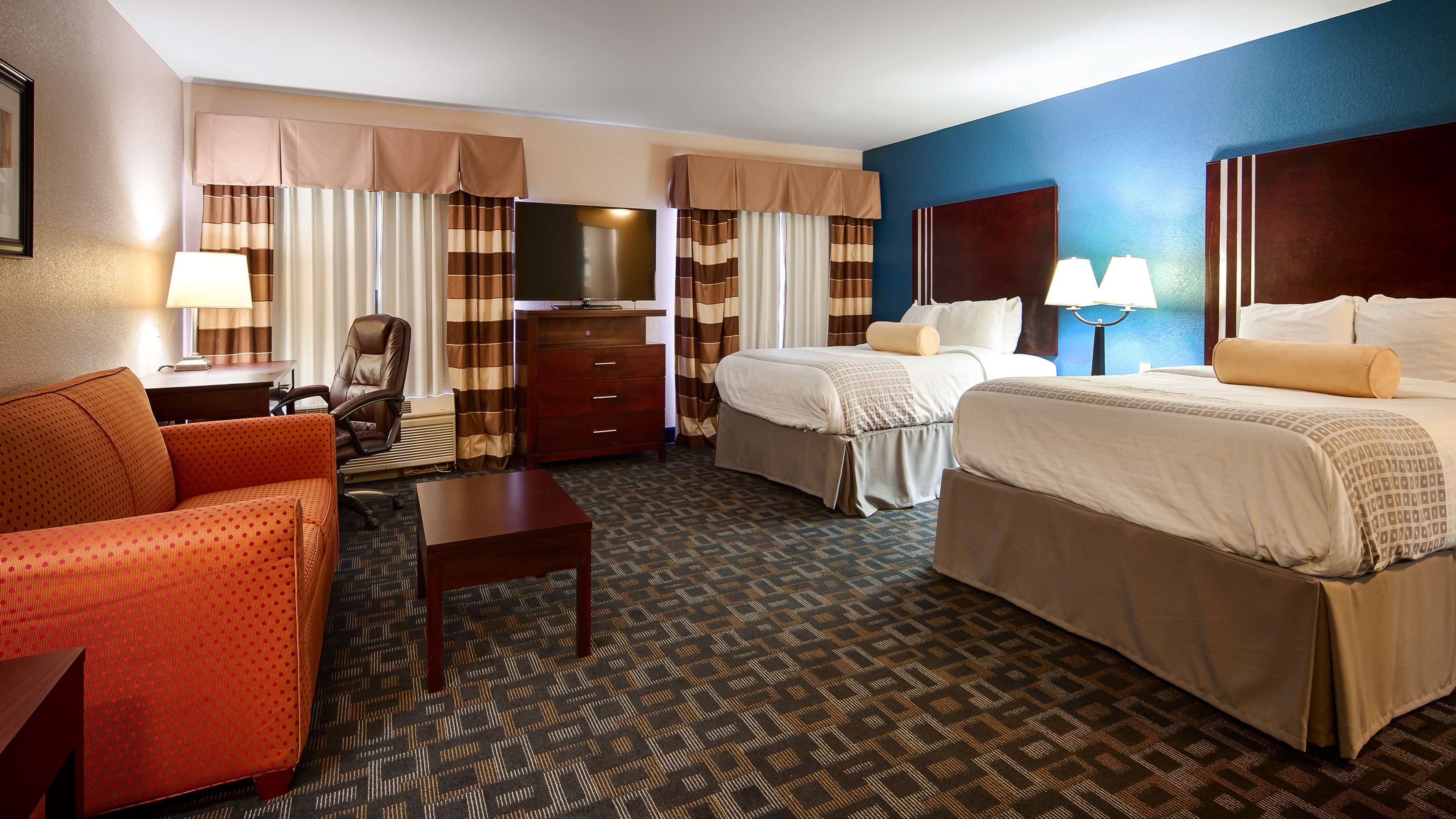 Best Western Plus Kalamazoo Suites - Tap to explore photos