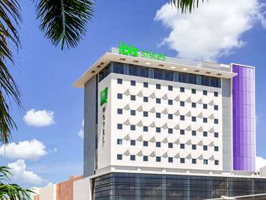 ibis Styles Merida Galerias - Tap to explore photos