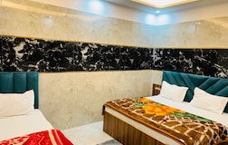 Suit Triple Bed Room