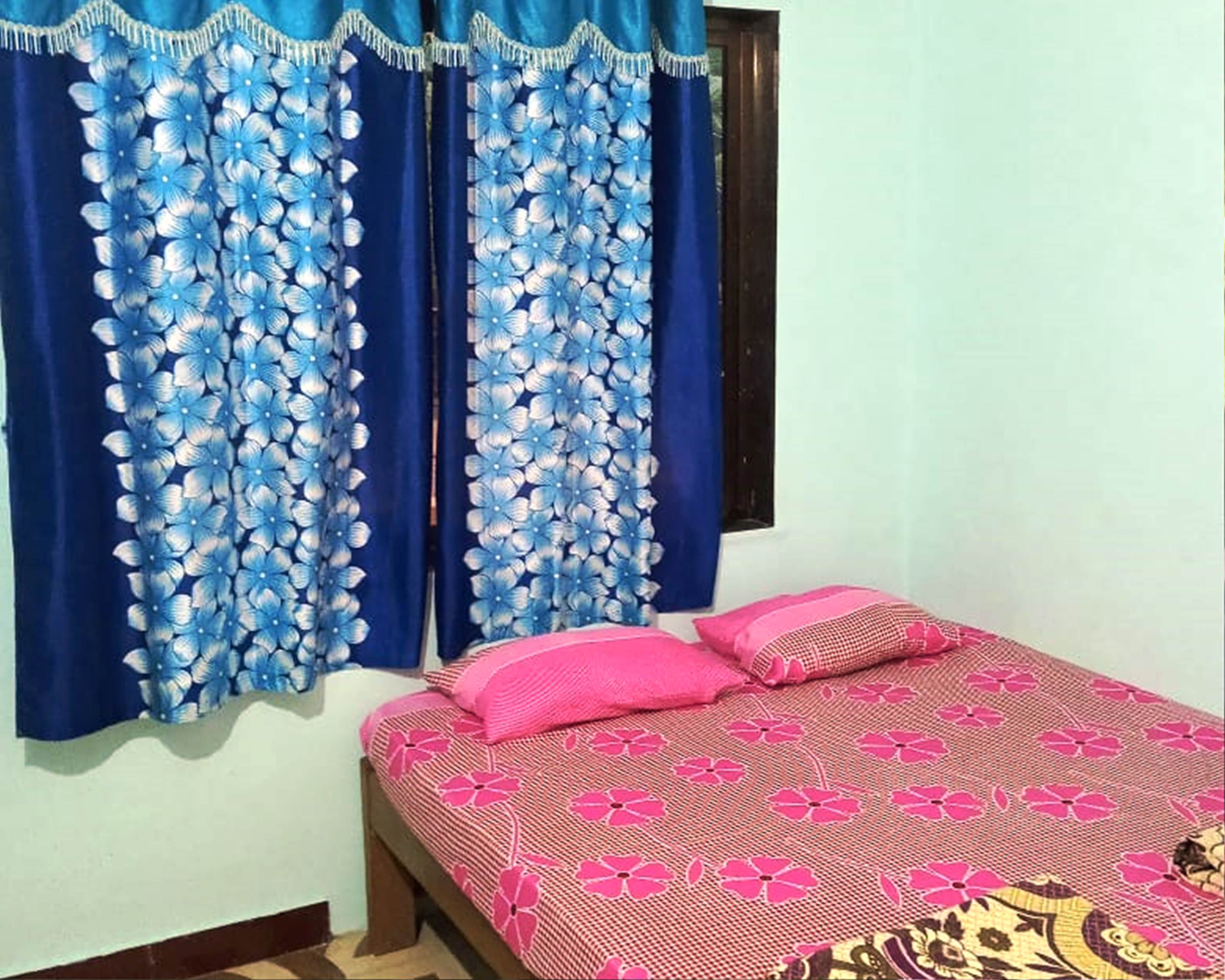 UK Homestay Wairy Malvan - Tap to explore photos