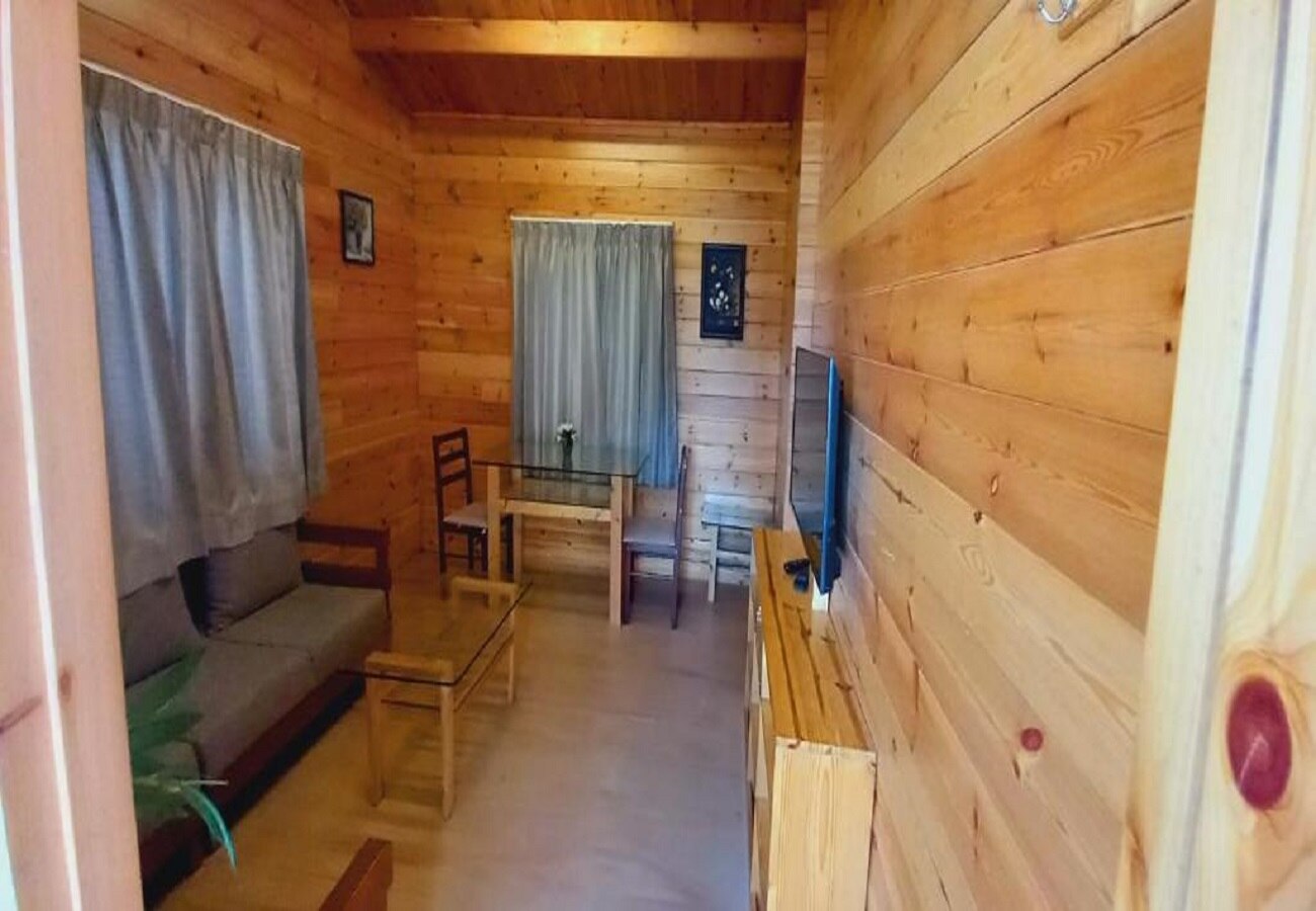 Aric Wooden Cottage | Rooms in Homestay - Tap to explore photos