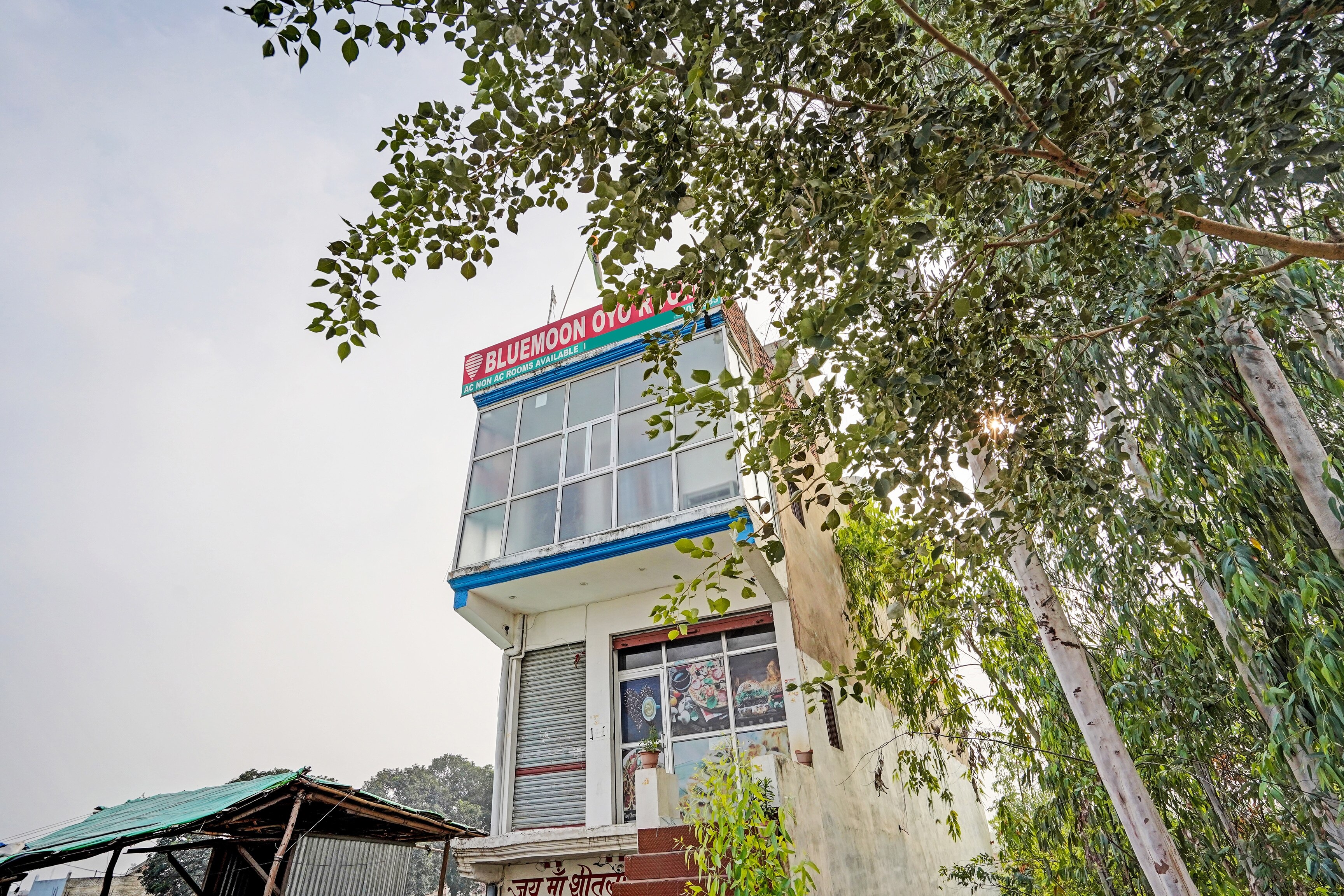 Hotel O Moon Murad Ganj - Tap to explore photos
