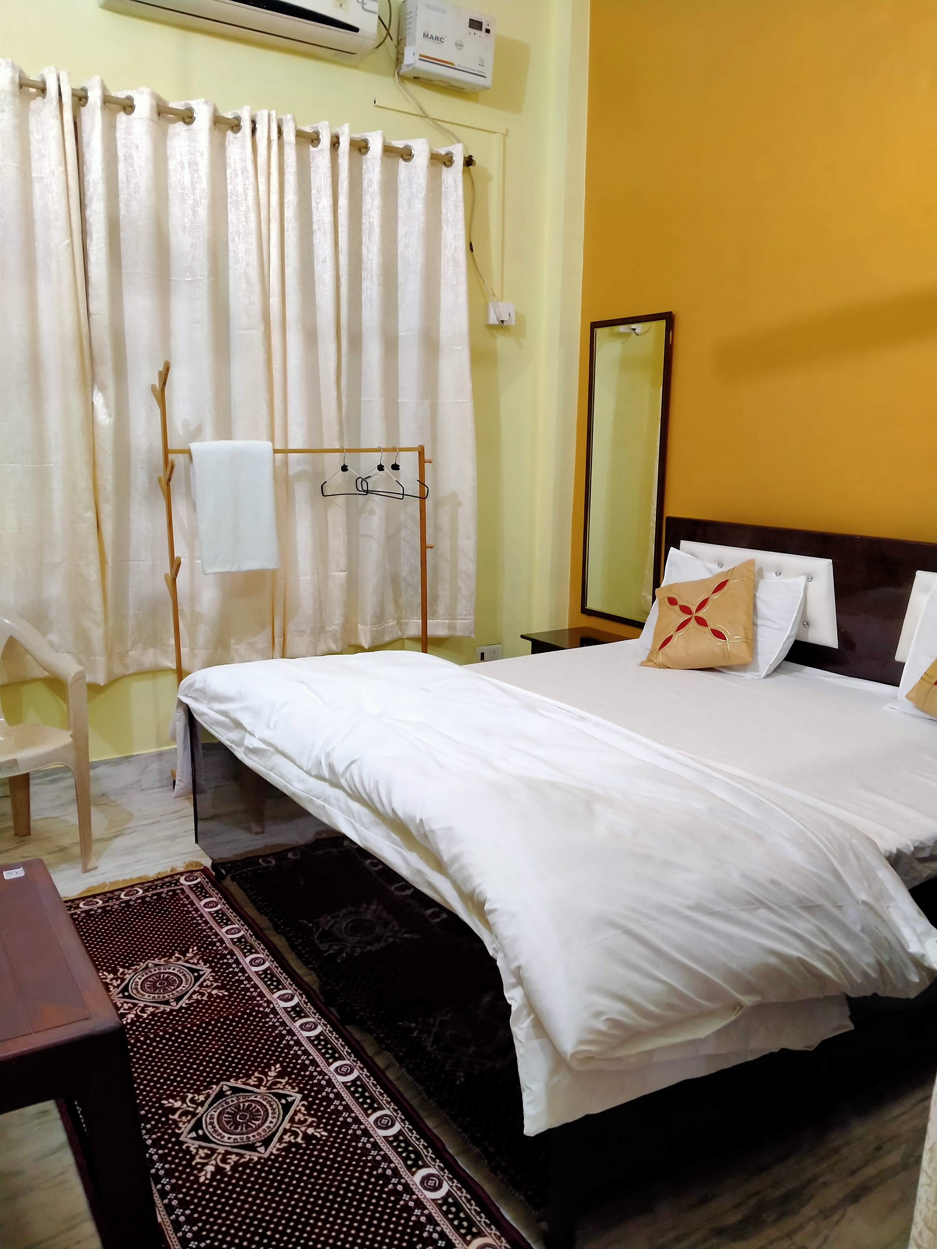Divya Aashray Homestay - Tap to explore photos