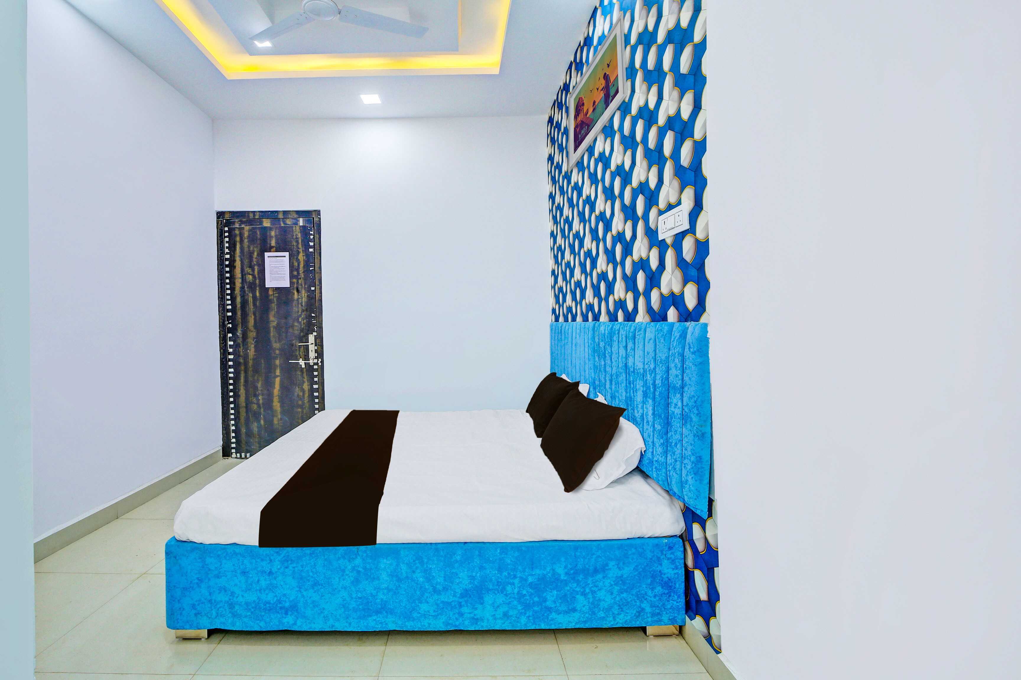 Hotel O shiv Shakti - Tap to explore photos