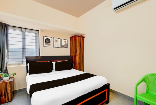 Hotel O Blue Petals
