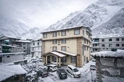 New Hotel Snow Crest, Chamoli