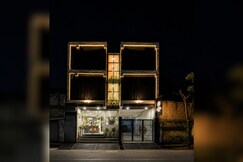 Hotel Pilgrims Inn, Varanasi