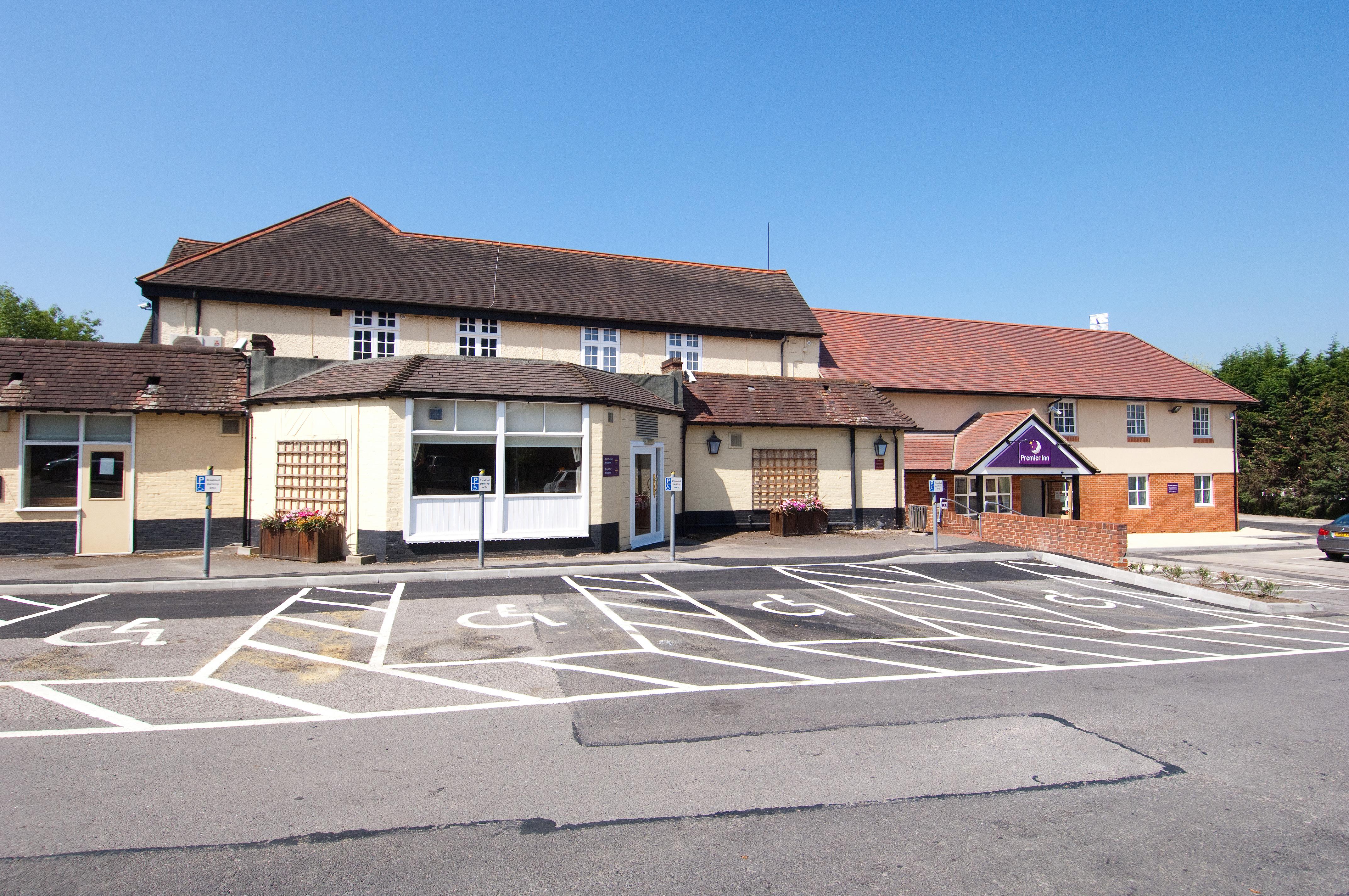 Premier Inn London Ruislip - Tap to explore photos