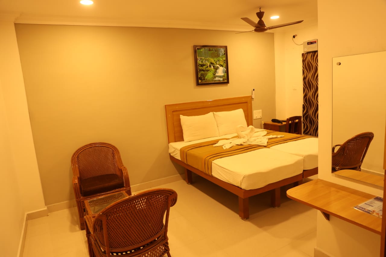 HOTEL SR ( KATTUMANNARKOIL) - Tap to explore photos