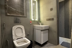 The Sky Stayy, Noida