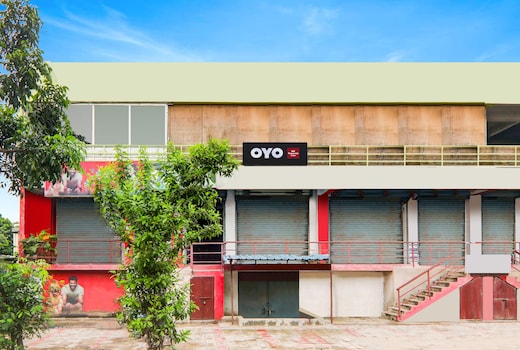 SPOT ON The Space Resto & Rooms Gulzarbagh Station Bus Stop