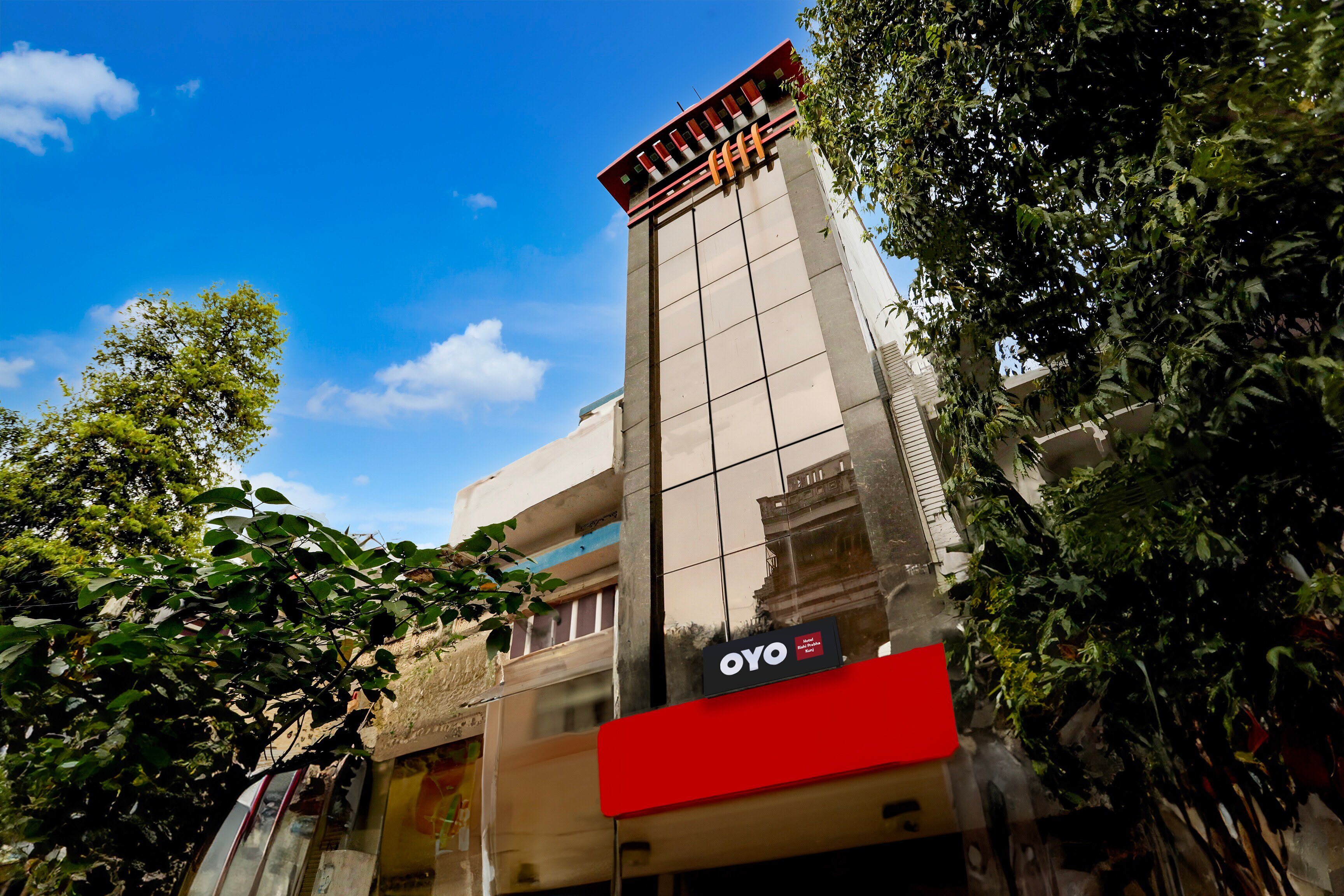 Hotel O RISHI PRABHA KUNJ - Tap to explore photos