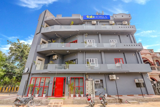 FabHotel Super 3 Premium II