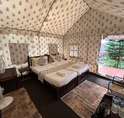 LUXURY TENTED COTTAGE MOUNTAIN VIEW