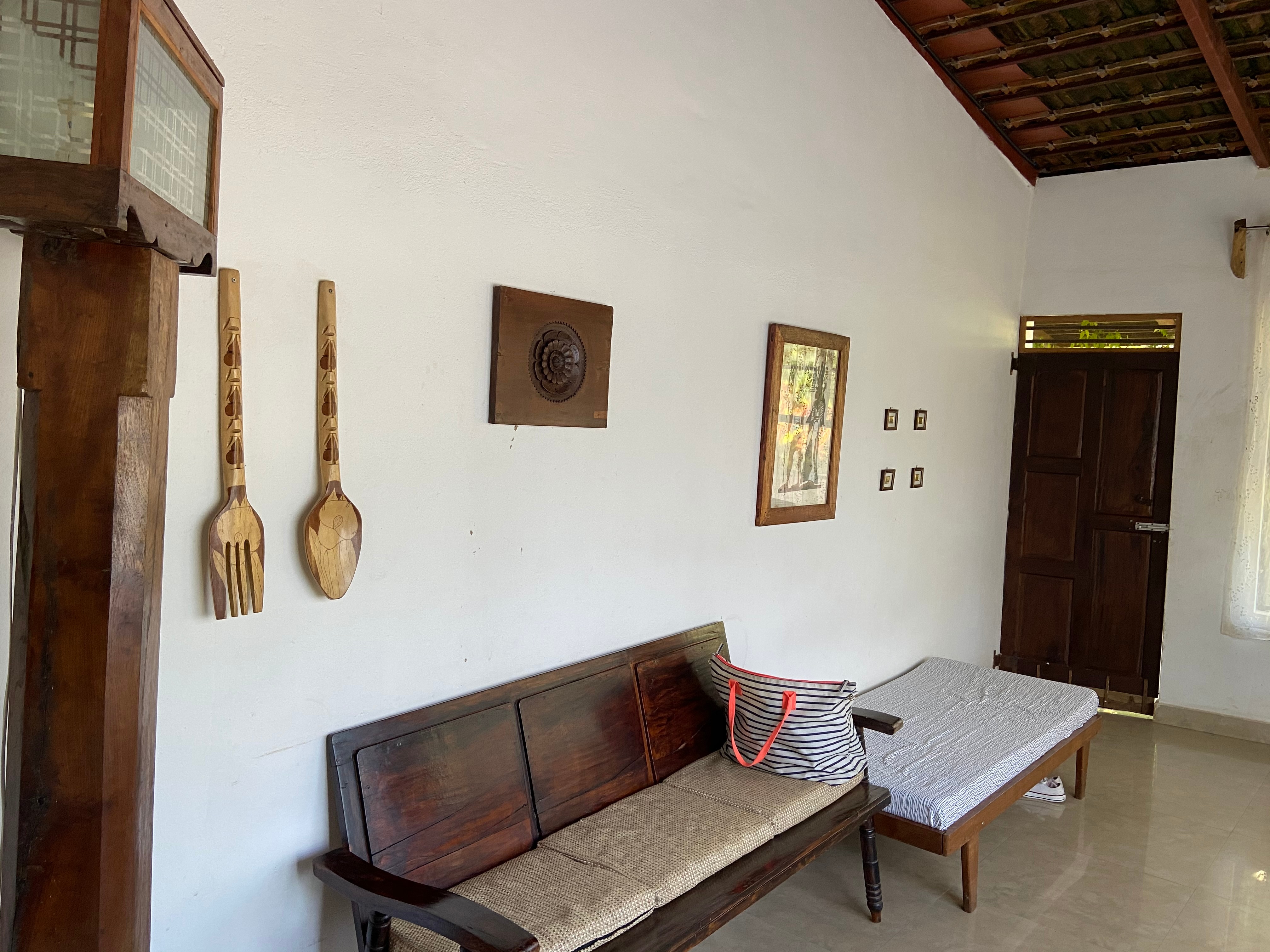 Bean & Blossom Estate Stay | Rooms & Wi-Fi - Tap to explore photos