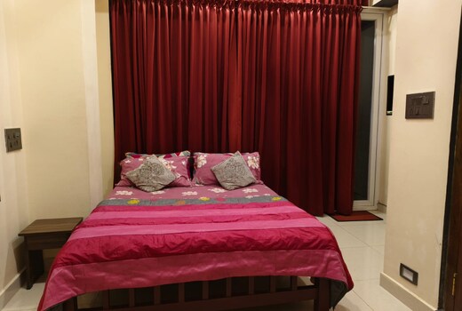 Lemon Grass Couple Room
