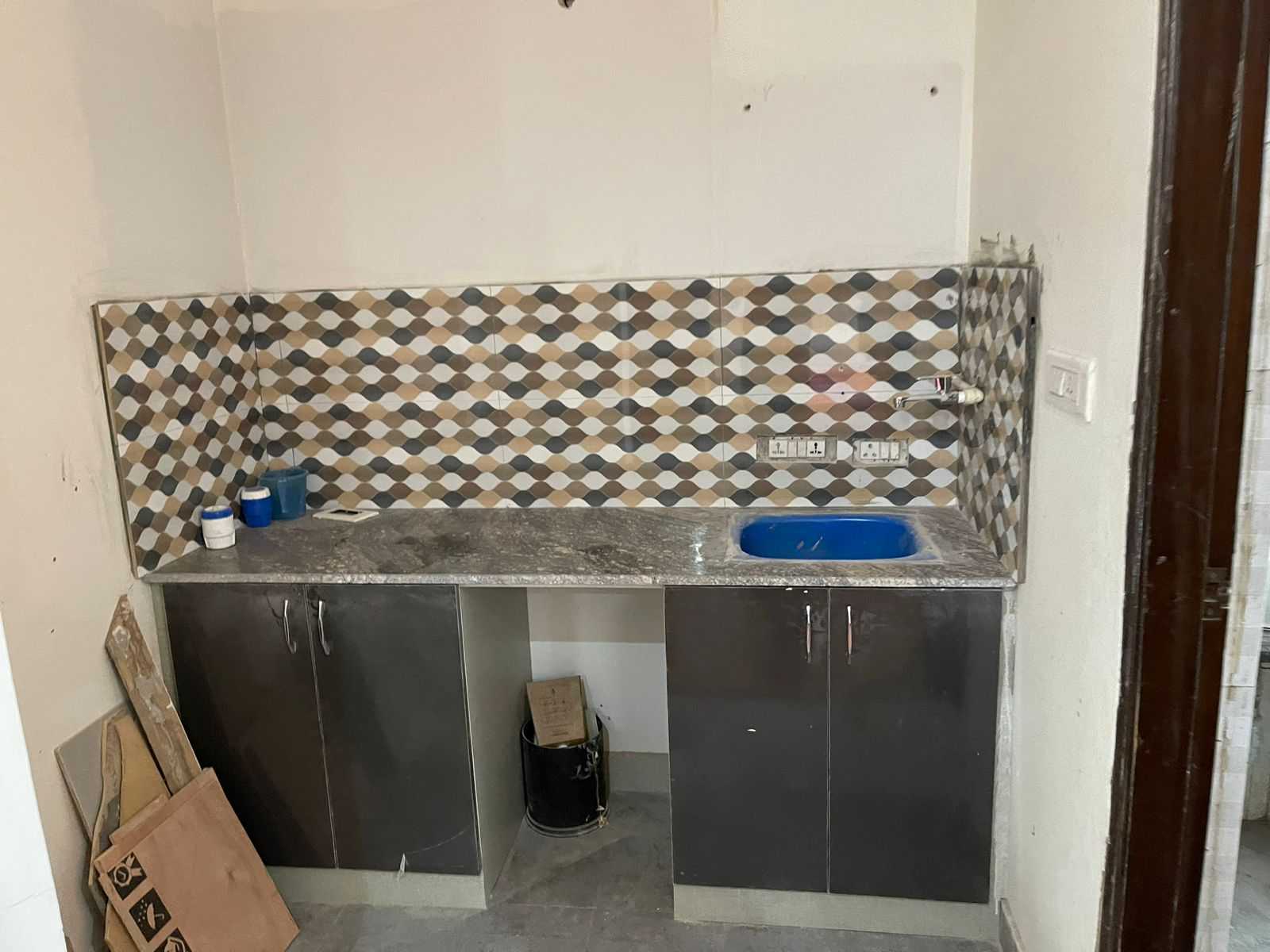 Hotel O Satguru Guest House Near Omaxe Celebration Mall - Tap to explore photos