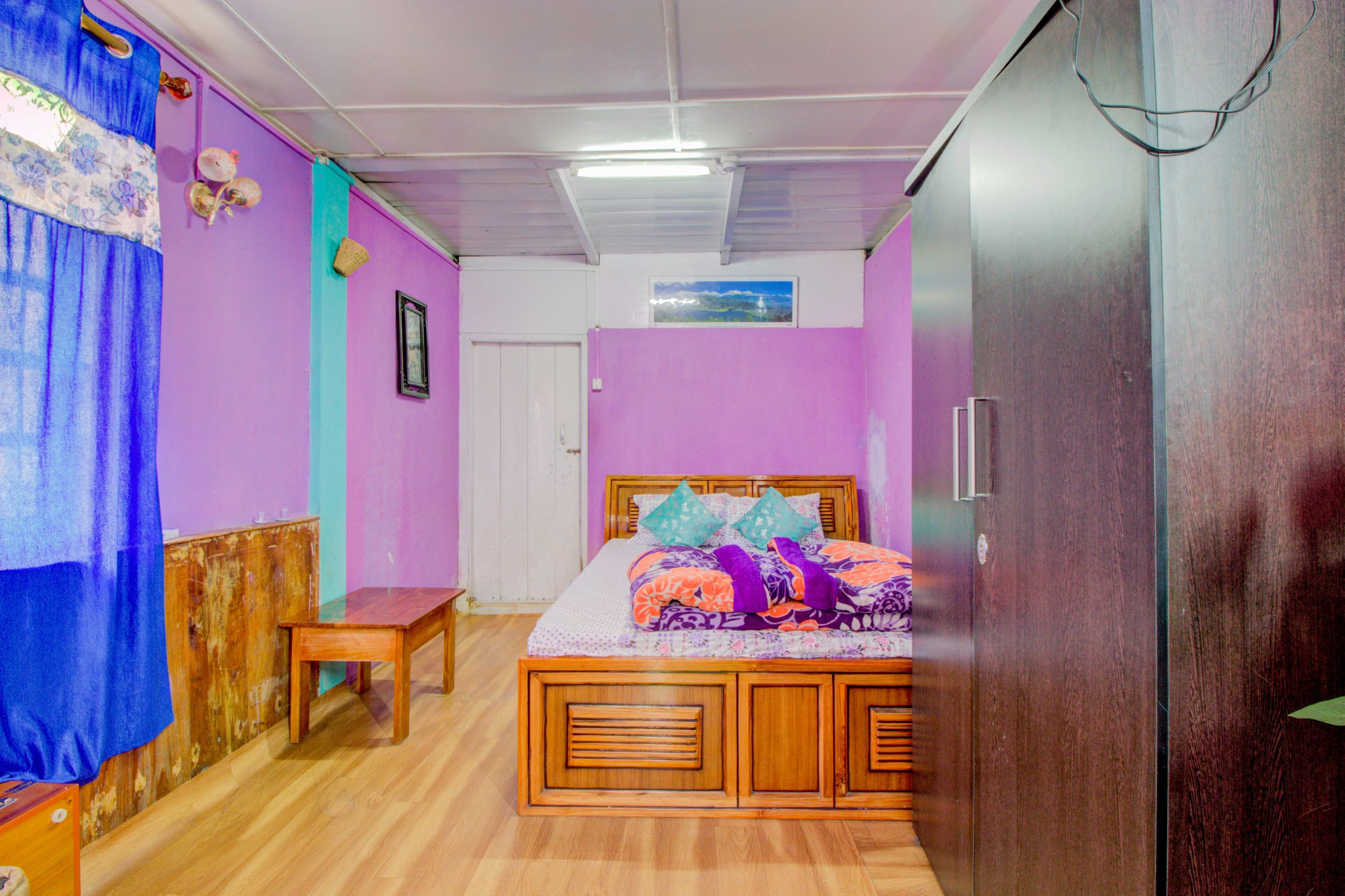 Pineview Rooms (Room for 2) - Tap to explore photos