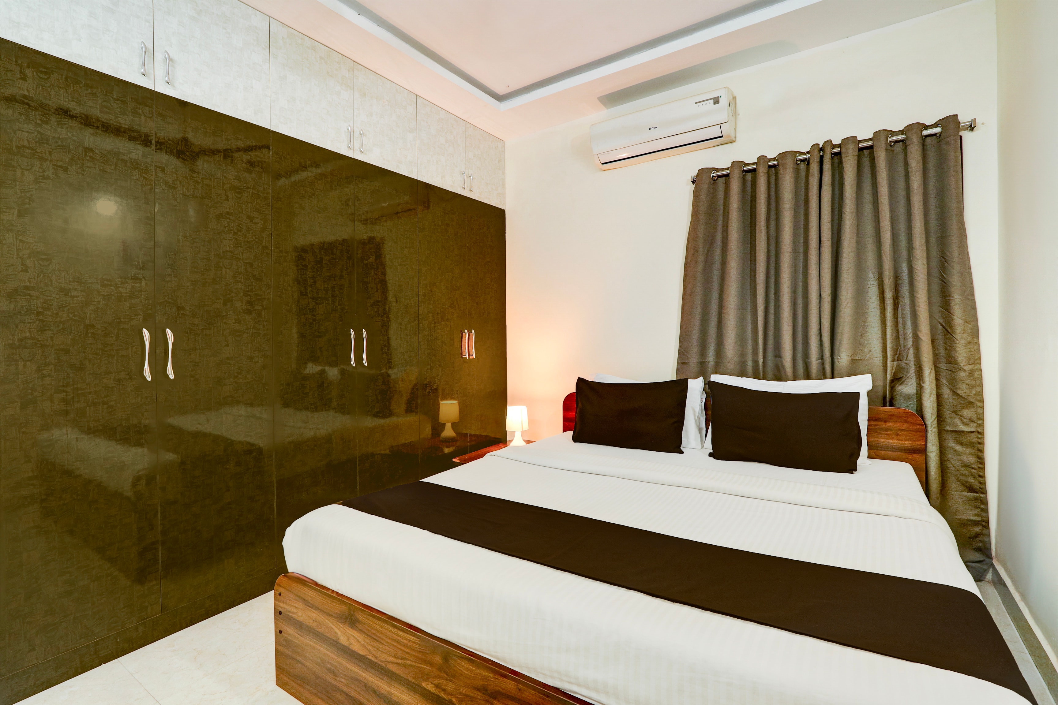 Hotel O Vyb Hotels - Tap to explore photos