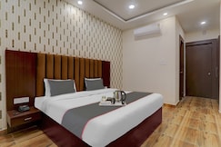 Collection O Palm Bliss, Unnao