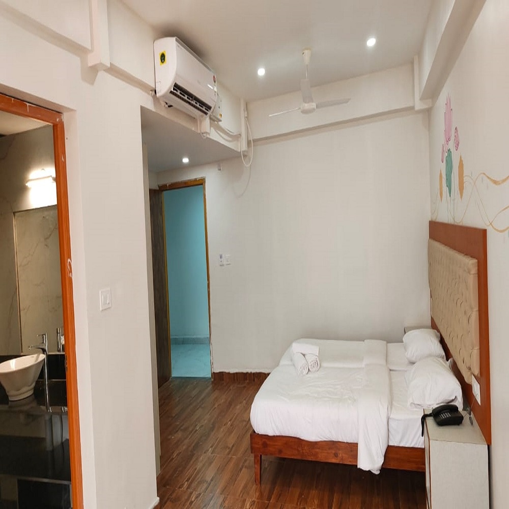 LOLA The Boutique Hotel - Tap to explore photos