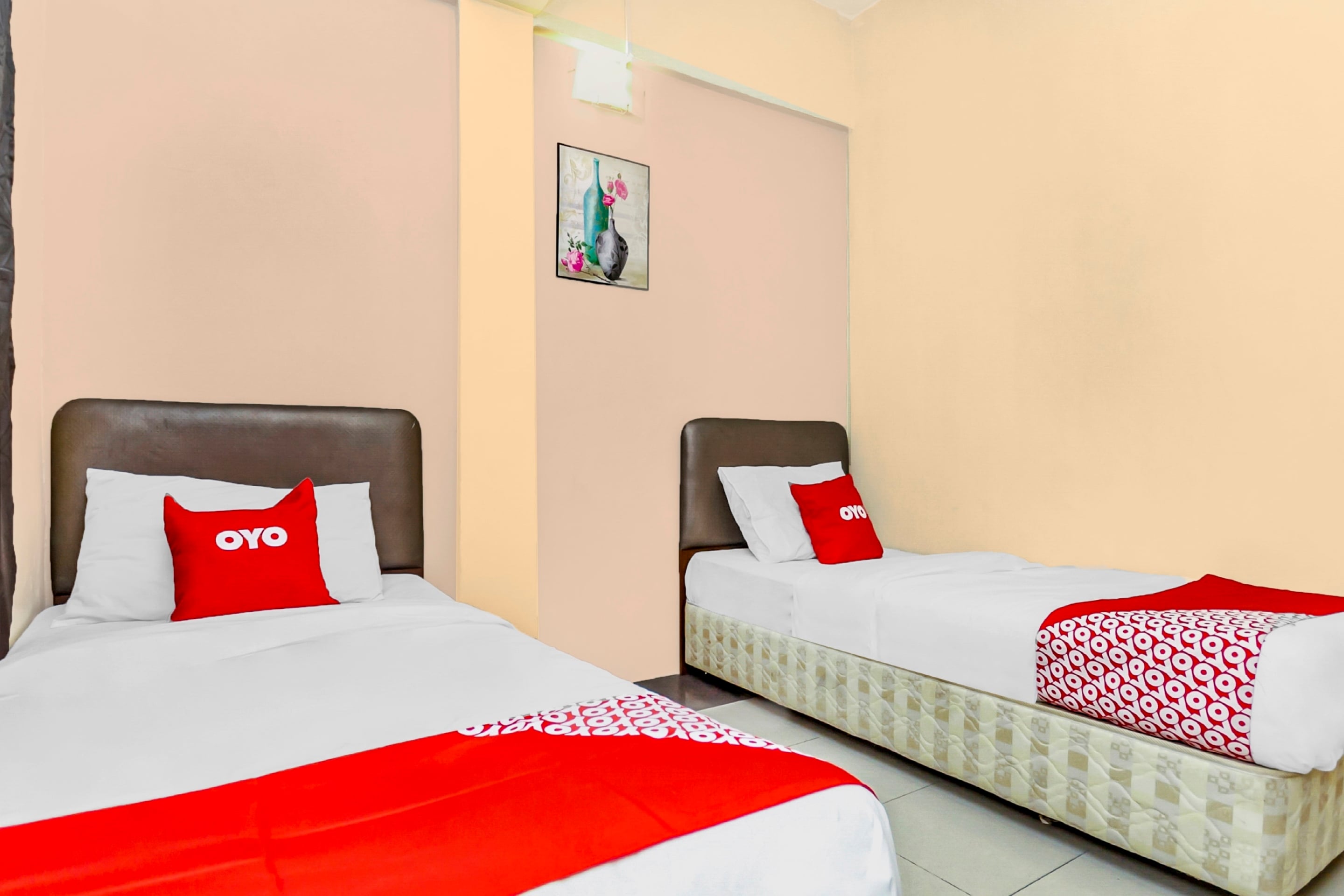 OYO 89703 B Link Hotel - Tap to explore photos