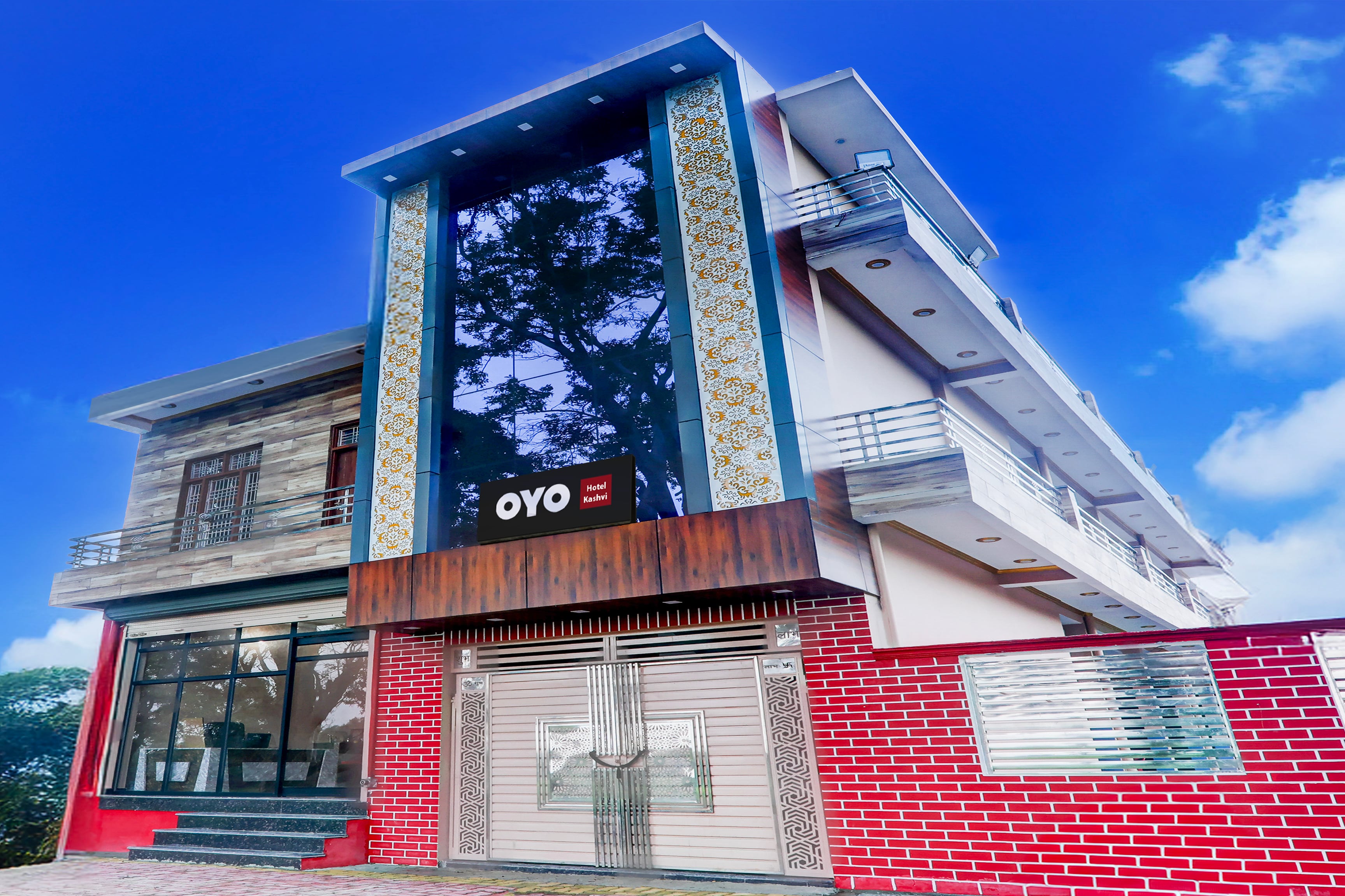 Super OYO 828616 Kashvi Hotel - Tap to explore photos