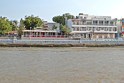 Hotel Apana-Pure Veg