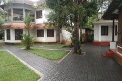 Lovedale Lakeside Homestay | Rooms & Chef, Alleppey