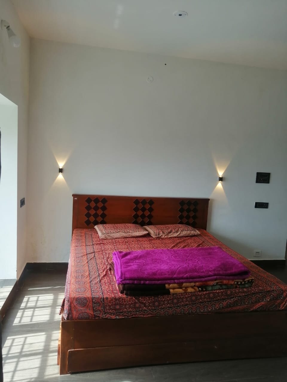 Nibhu Nest Home Stay - Tap to explore photos