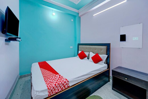 819868 Hotel Savera
