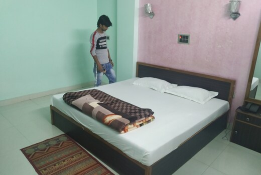 Kd Palace Bahraich Hotel Price Address Reviews